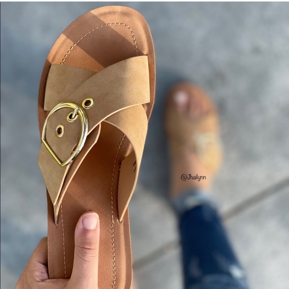 (4 PACK) Cognac crisscross Strappy Sandal